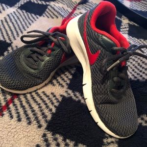 Boys NIKE Tanjuns